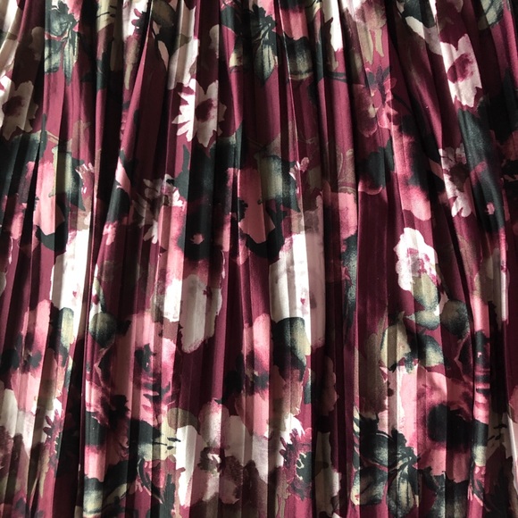 Comfy and Light Dress - Picture 4 of 7